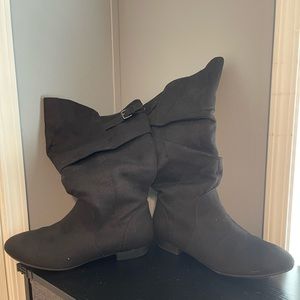 Black Suede Slouch Zip Up Mid Calf Boot w/Design Buckle. Worn Once.